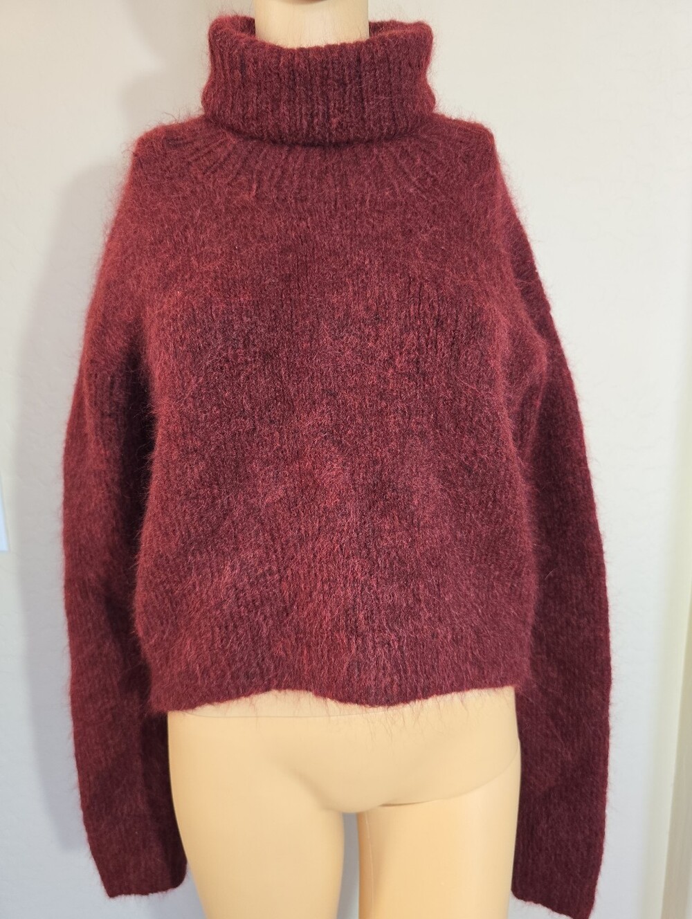 Uma Wang Cozy Womens Turtleneck Fuzzy Sweater in Burgundy Size S